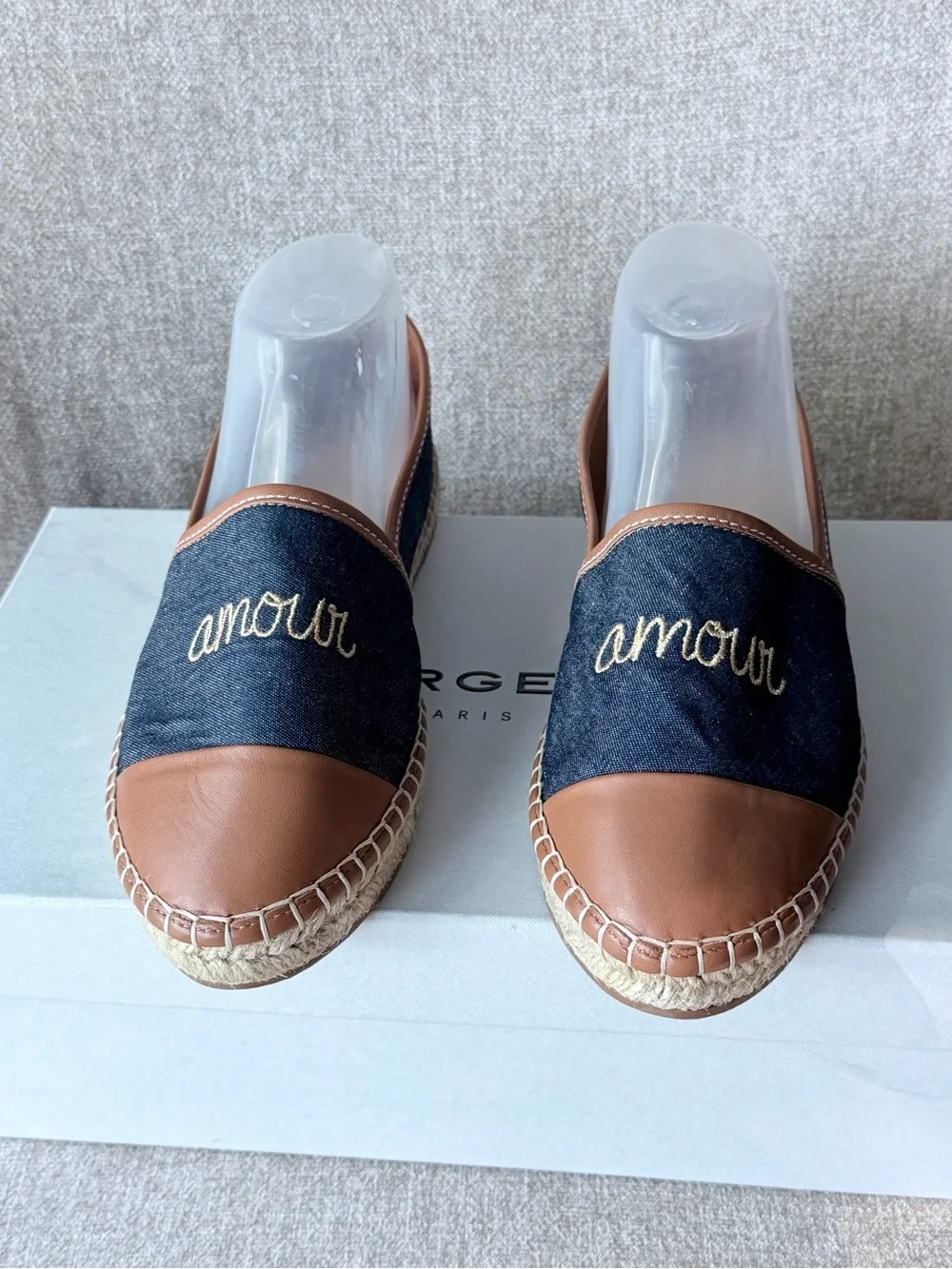 🆕 NWOB. Cinq a Sept Jenna Jean Espadrille Flat sz 39/US 9